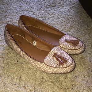 Polka dot tan loafers